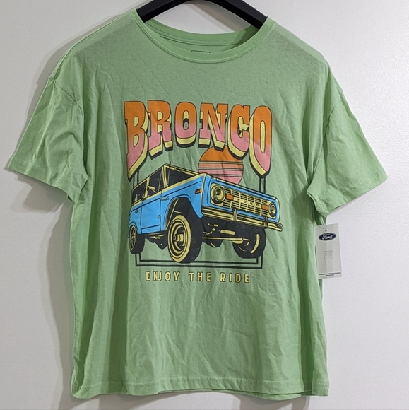 Women's Ford Bronco Short Sleeve Light Green Boyfriend Graphic Tee, Large, NWT - Picture 1 of 4